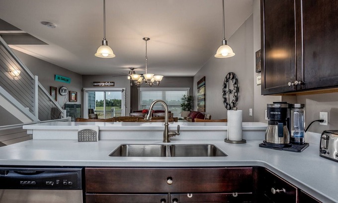 Ottawa Condo | L`IL Getaway | 2 Bed, 2.5 Bath