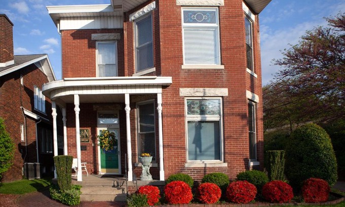 Henderson Bed & Breakfast | L&N Bed and Breakfast Ltd