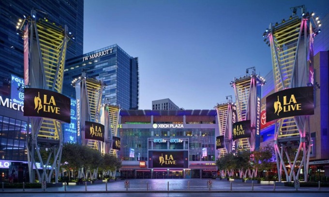 Compton House | LA Adjacent and close to all major LA & OC sites!