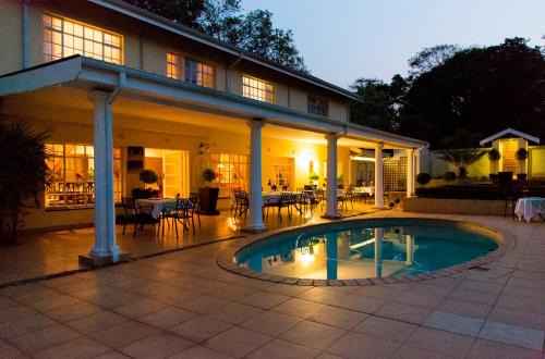 Tzaneen House | La Barune Guest House