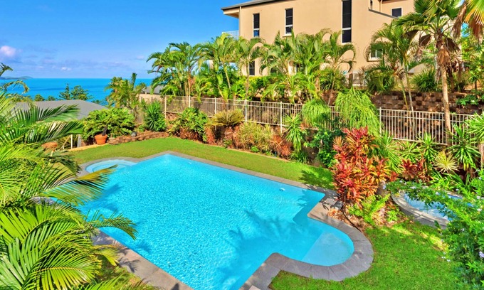 Hamilton Island House | La Bella Waters 1 Wide Ocean Views