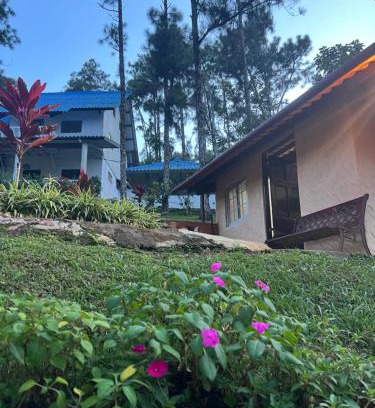 Cerro Azul House | La Cabañita