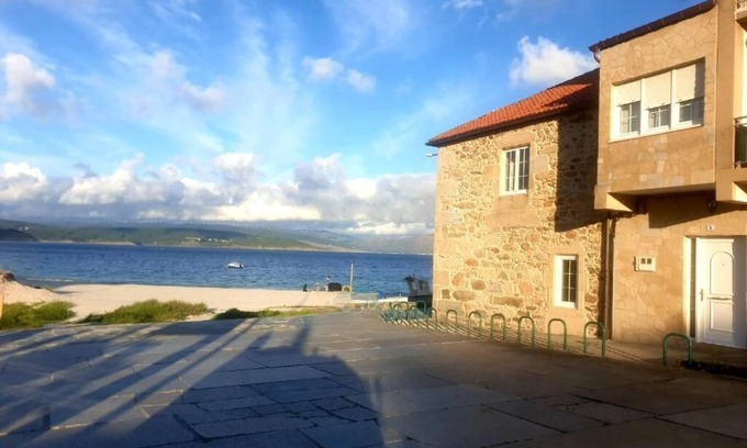 Fisterra Apartment | La Casa de Ana is located in an old salting factory dating back to 1805.