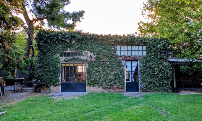 Duggan House | La casa de Duggan / La Herreria