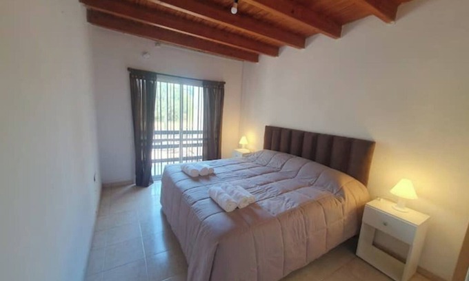 Mendoza City Center House | La casa está ubicada en Ciudad de Mendoza con vista a la Cordillera de los Andes