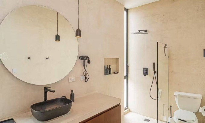 Centro Apartment | La Casa Nido: Studio Apartment w/Private Balcony