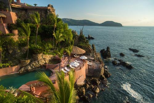 Ixtapa - Zihuatanejo Hotel | La Casa Que Canta