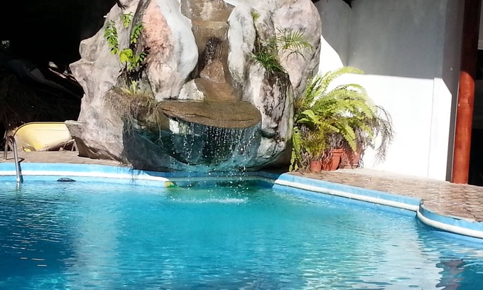 Corozal Hotel | La Delphina B&B Bar and Grill Hotel