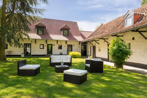 Lompret Hotel | La Ferme Blanche, The Originals Relais