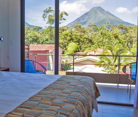 La Fortuna Bed & Breakfast | La Fortuna Lodge by Treebu Hotels