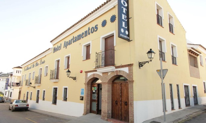 Los Angeles Apartment | La Hacienda de Don Luis