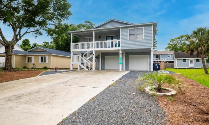 Tranquil Harbour House | La Isla Bonita by Oak Island Accommodations