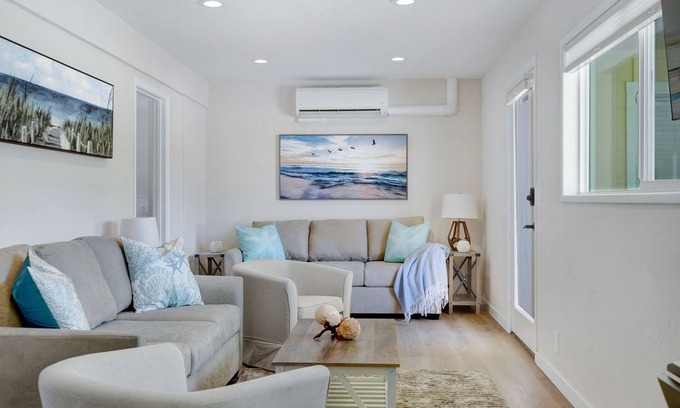 La Jolla Shores Apartment | La Jolla Shores Beach Bungalow. Steps to the Beach, Shopping, Restaurants & more