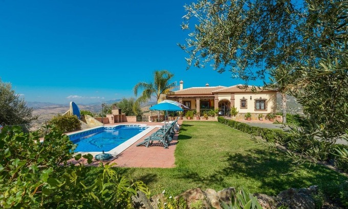 Alcaucin Villa | La Meica Alcaucín by Ruralidays