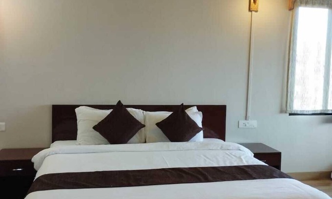 Ri-Bhoi Hotel | La Nicholas Dei Da Kine Resort