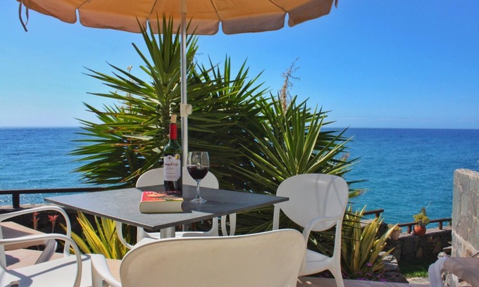 Playa del Aguila House | La Perla - Bungalowanlage DIRECTLY by the sea