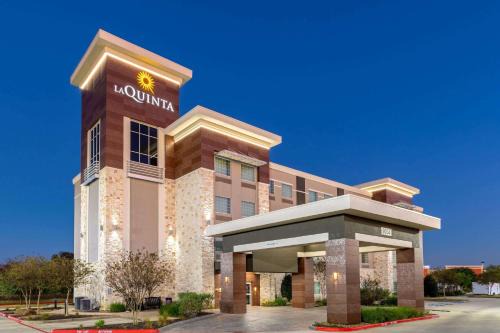 Barker Hotel | La Quinta by Wyndham Houston NW Beltway8/WestRD