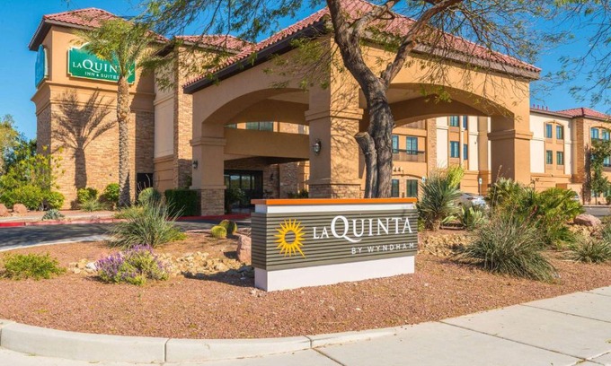 Paradise Hotel | La Quinta by Wyndham Las Vegas Airport South