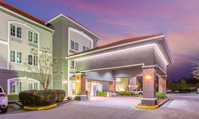 Tillmans Corner Hotel | La Quinta by Wyndham Mobile - Tillman's Corner