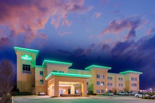 Muskogee Hotel | La Quinta by Wyndham Muskogee