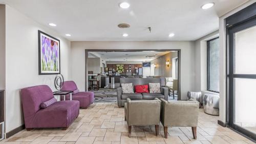 North Little Rock Hotel | La Quinta by Wyndham N Little Rock - McCain Mall