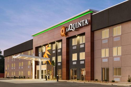 Dentsville Hotel | La Quinta Inn by Wyndham Columbia NE Fort Jackson