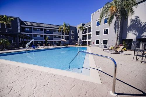 Bearss Plaza Hotel | La Quinta Inn by Wyndham Tampa Near Busch Gardens