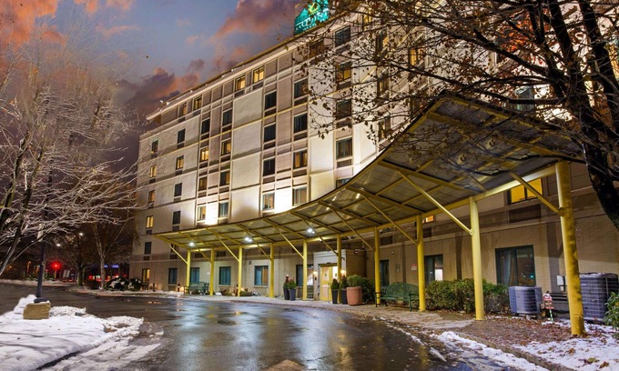 Assembly Square Hotel | La Quinta Inn & Suites by Wyndham Boston Somerville