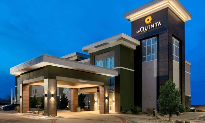 Clinton Hotel | La Quinta Inn & Suites by Wyndham Clinton Historic Route 66