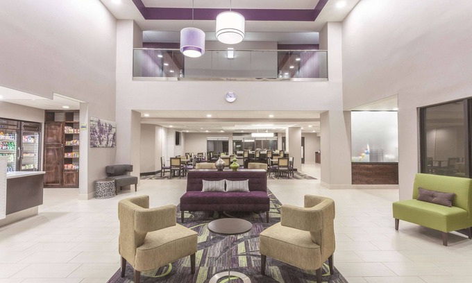 Columbus Hotel | La Quinta Inn & Suites by Wyndham Columbus North