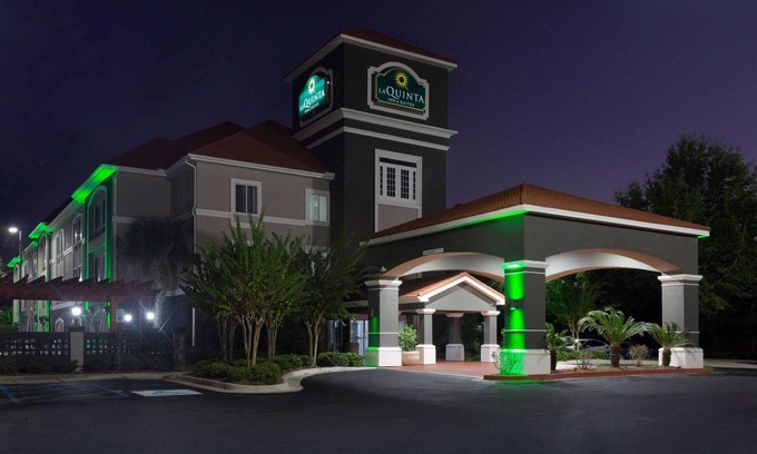 Daphne Hotel | La Quinta Inn & Suites by Wyndham Mobile - Daphne