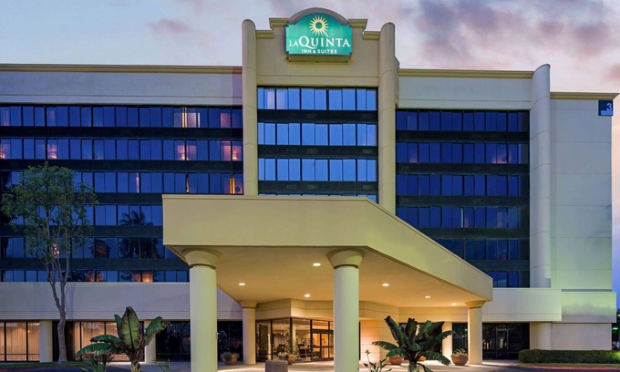 La Palma Hotel | La Quinta Inn & Suites by Wyndham Buena Park
