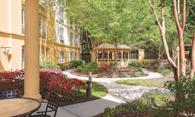 North Garrett Road Hotel | La Quinta Inn & Suites by Wyndham Univ Area Chapel Hill