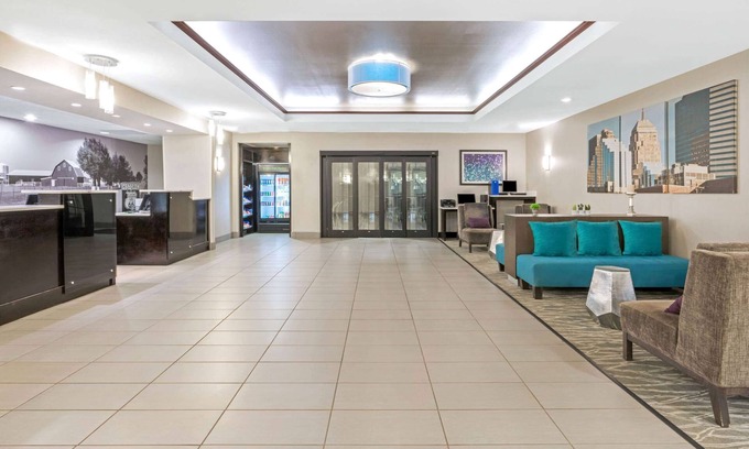 Yukon Hotel | La Quinta Inn & Suites by Wyndham Oklahoma City -Yukon