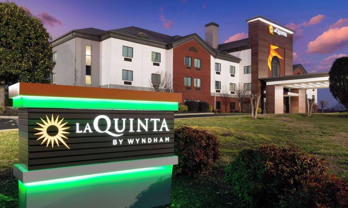 Loudon Hotel | La Quinta Inn & Suites by Wyndham Loudon