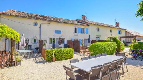 Brux House | La Vieille Fromagerie