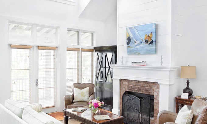 Charleston Cottage | Lagoon View w/shared pool Cottage - Min from Downtown!