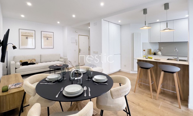 Nino Jesus Apartment | LAGUNARIA - Apartment in Retiro, Madrid by NESTIC