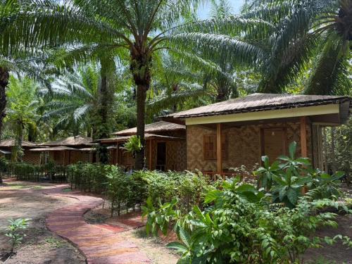 Ban Ta Khun Resort | Lak Kao Nai Resort หลักเก้า ไนท์ รีสอร์ท