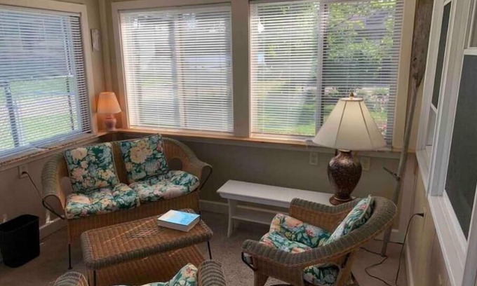 Columbia City Cottage | Lake Access Cottage, fenced, private, pet friendly, sleeps 6 with sleeper sofa