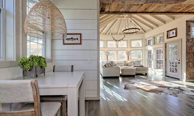 Clayton Cottage | Lake Burton - Timpson Cove Luxury Cottage