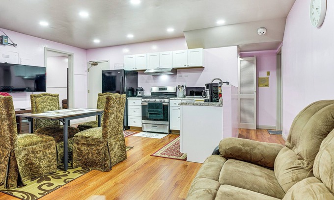 Castro Valley Apartment | Lake Chabot Getaway ~ 3 Mi to Water!