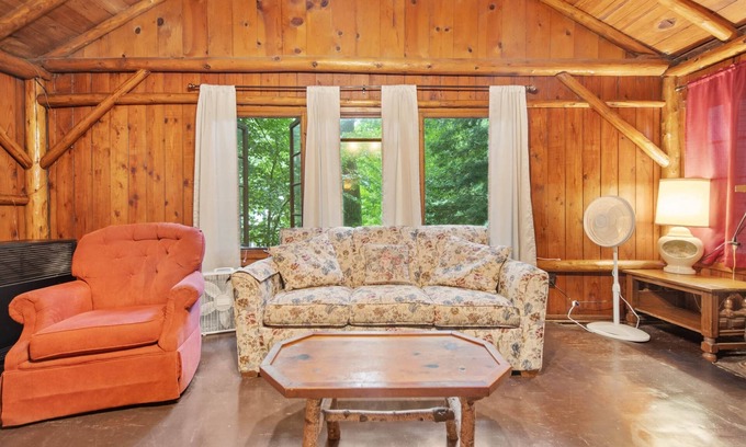 Whitehall Cabin | Lake Erie Log Cabin #2