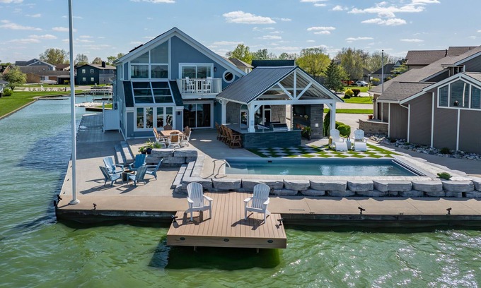 St. Marys House | Lake front 4-bedroom vacation home with pool and tiki bar!