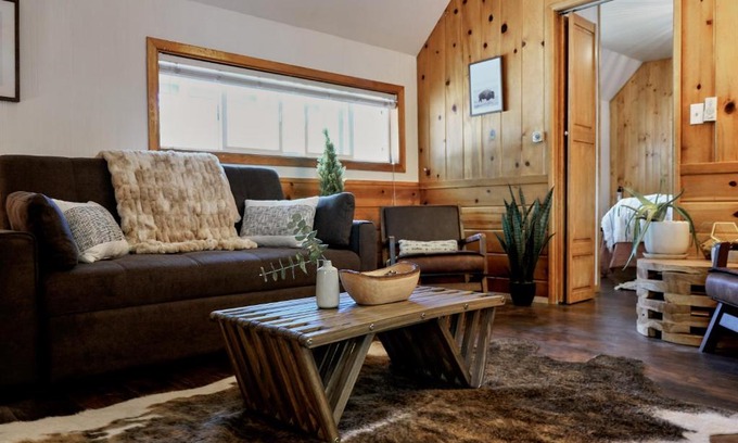 June Lake Hotel | Lake Front Cabins