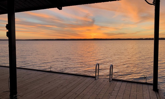 Fort Gaines House | Lake front home w/gorgeous sunsets from dock for families or fishing groups!