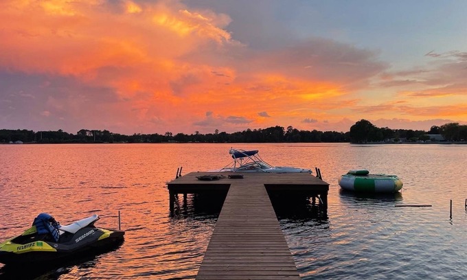 Interlachen House | Lake front house w/hot tub, fire pit, kayaks and lake access