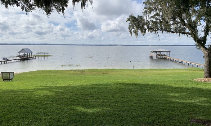 Candler House | Lake front on North shore of Lake Weir, Florida (it is NOT a duplex/2 entries)