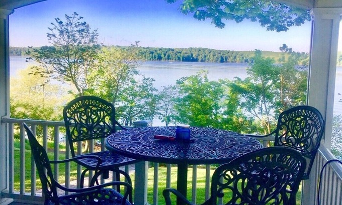 Eddyville House | Lake Front Property on the main channel of Barkley Lake-Private Paradise