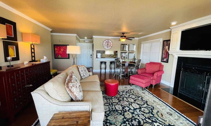 Rockwell Condo | Lake Front